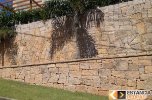 Muro de Pedra com Rachão
