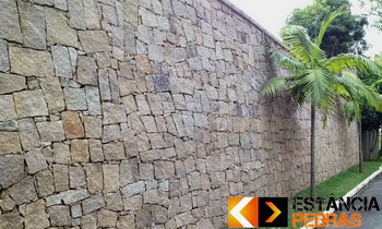 Muro de pedra rachão – estância pedras, homify